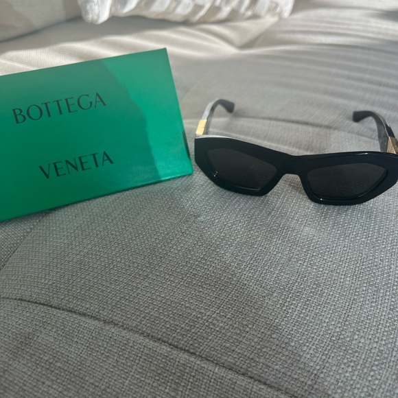 Bottega Veneta Angle Hexagonal Sunglasses - Picture 9 of 14